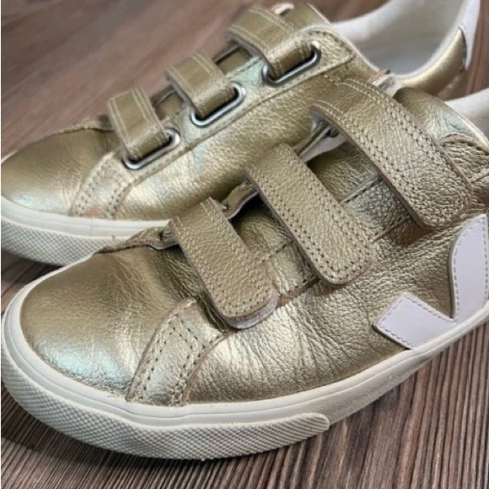 Veja 3-Lock Logo Sneaker